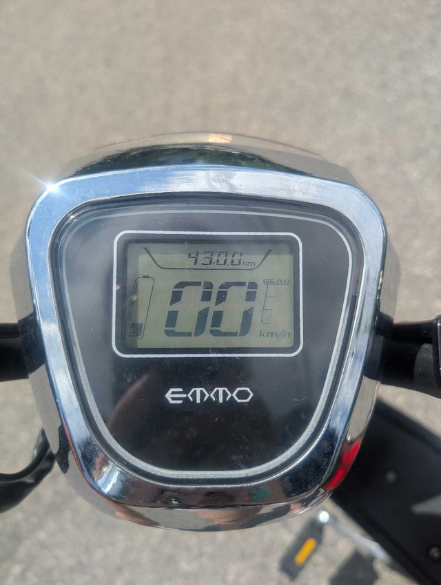 Urban T Model Ebike (Red) - photo 3