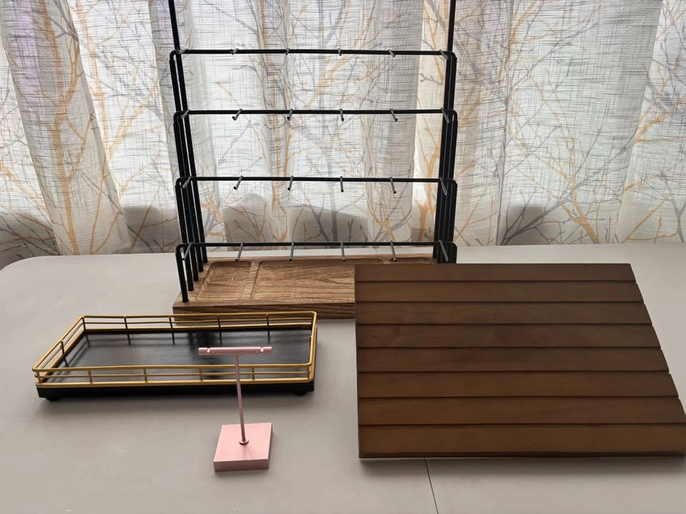 Jewelry Display Stand Lot – Wood, Gold & Metal (4 Pieces) - photo 4