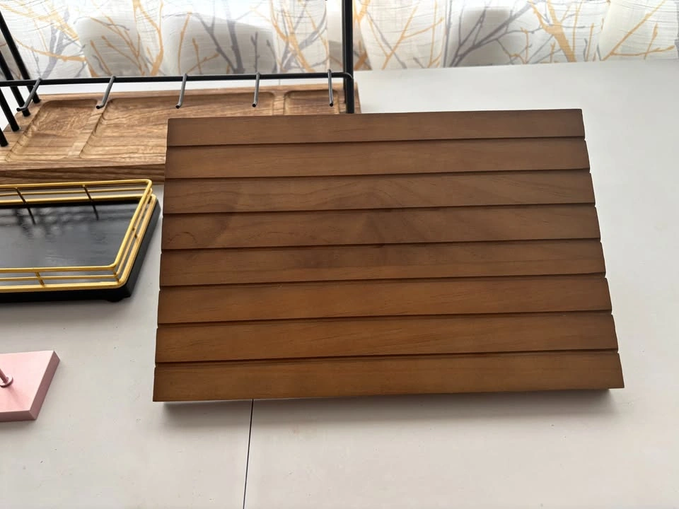 Jewelry Display Stand Lot – Wood, Gold & Metal (4 Pieces) - photo 5