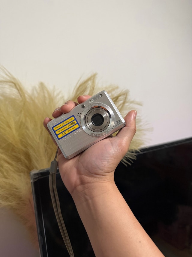 Sony DSC-S750 Digi Camera