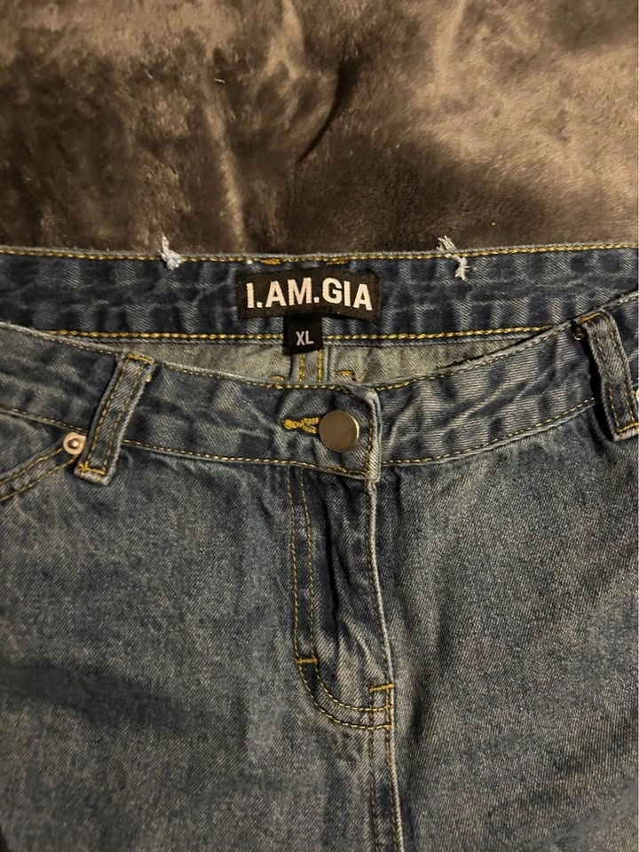 Wide leg light wash jeans - photo 2