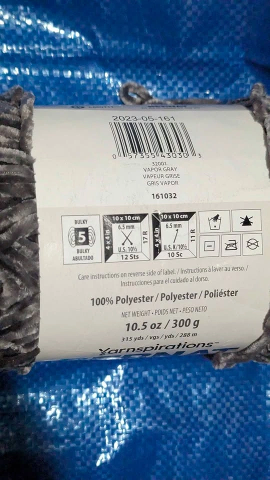 Bernat Velvet Yarn - photo 3