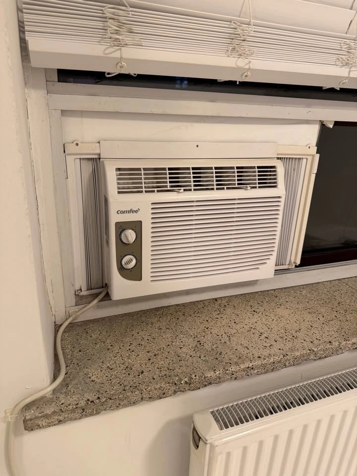 Comfee Air Conditioner AC Window Unit - photo 2