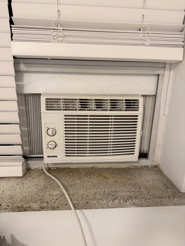 White Window AC Unit - photo 2