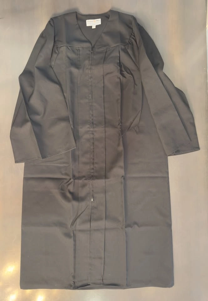 New Graduation Gown & Cap Set (with Tassel) Size 51