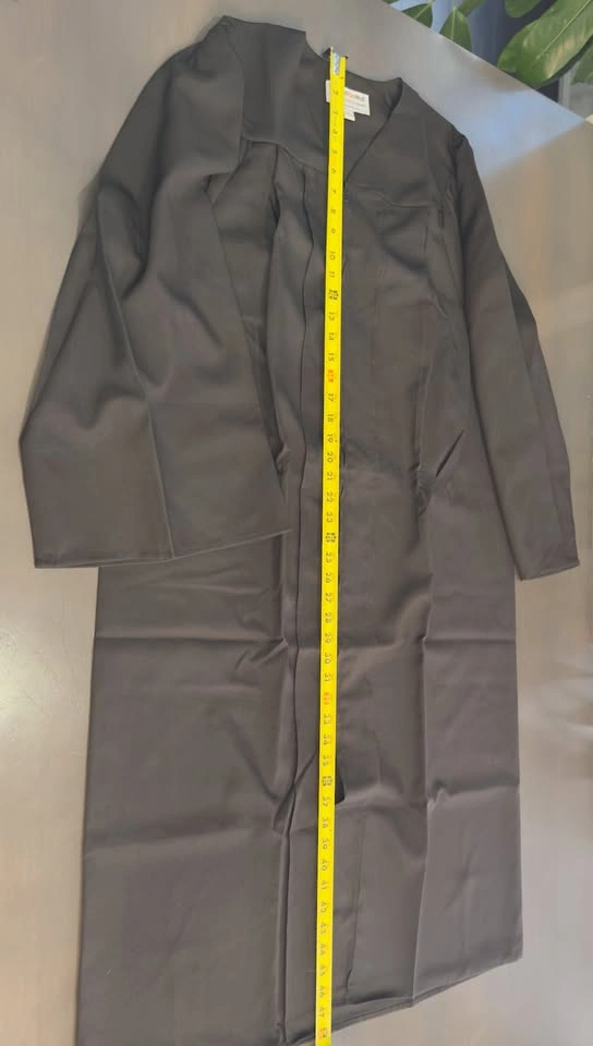 New Graduation Gown & Cap Set (with Tassel) Size 51 - photo 5