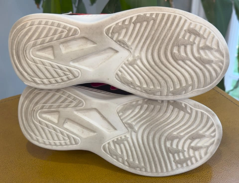 Snoopy Kids Sneakers US 3.5 No Tying Needed Like New - photo 4