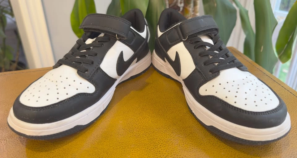 Nike Air Force 1 (Kids) Black/White Size US 6.5Y - photo 2
