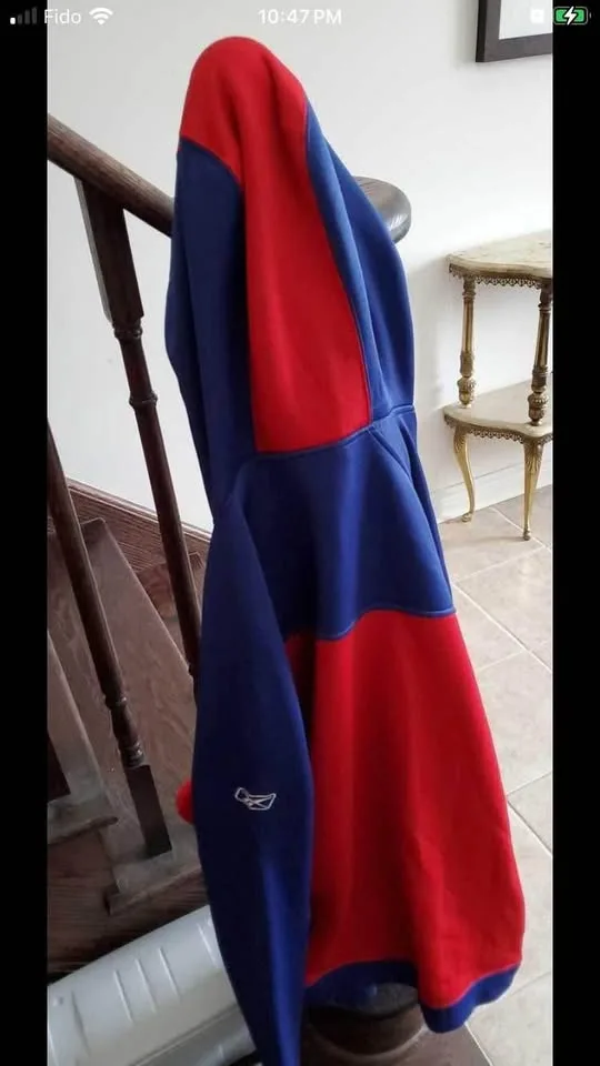 NFL New York Giants Reebok Hoodie – Size 2XL image indicator(2)