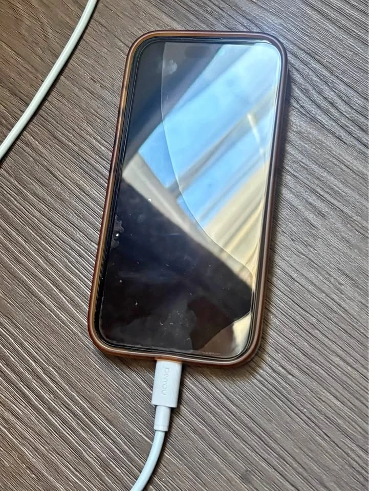 iPhone 15 128GB - 89% Battery Health
