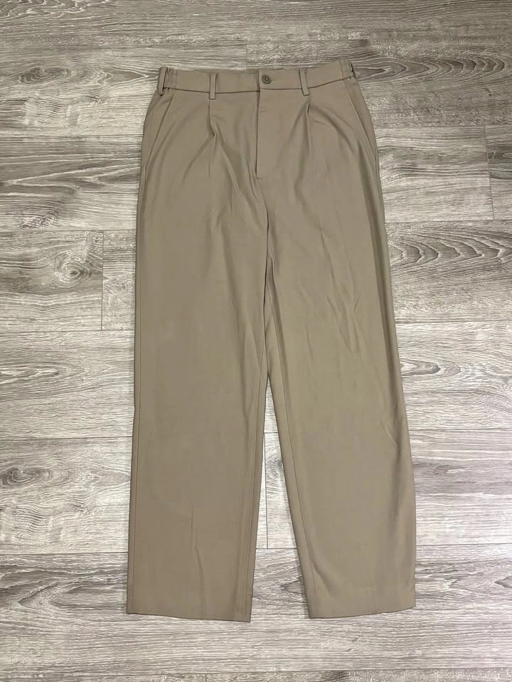 Uniqlo Beige Pleated Trousers