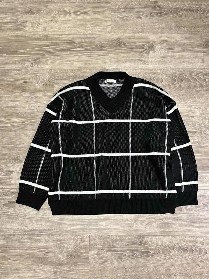 ReBorn & Audi Korean Brand Black & White Knit Sweater