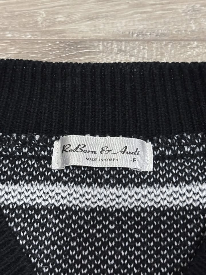 ReBorn & Audi Korean Brand Black & White Knit Sweater - photo 3