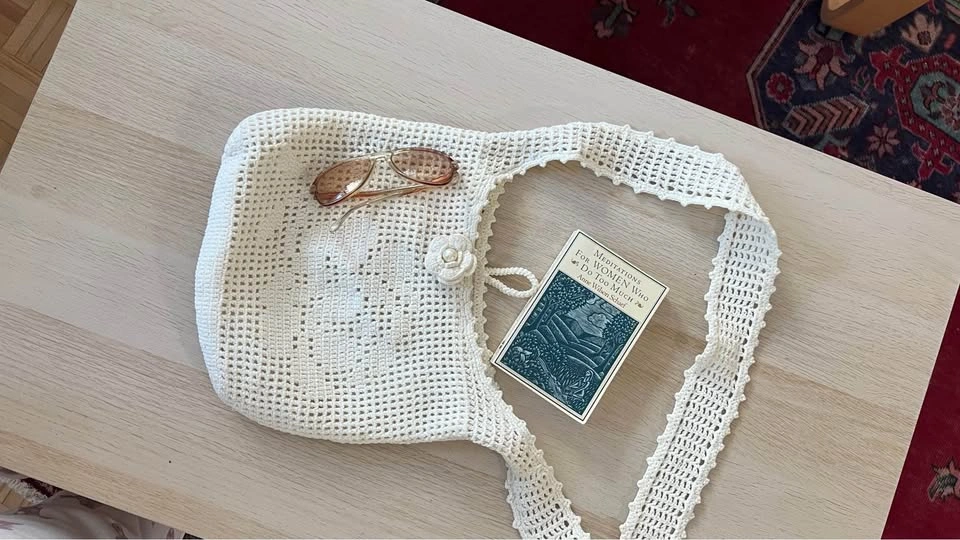 Cream Crochet Shoulder Bag with Floral Button - photo 2