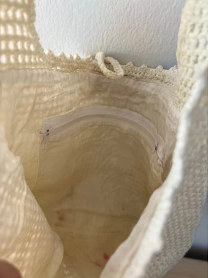 Cream Crochet Shoulder Bag with Floral Button - photo 5