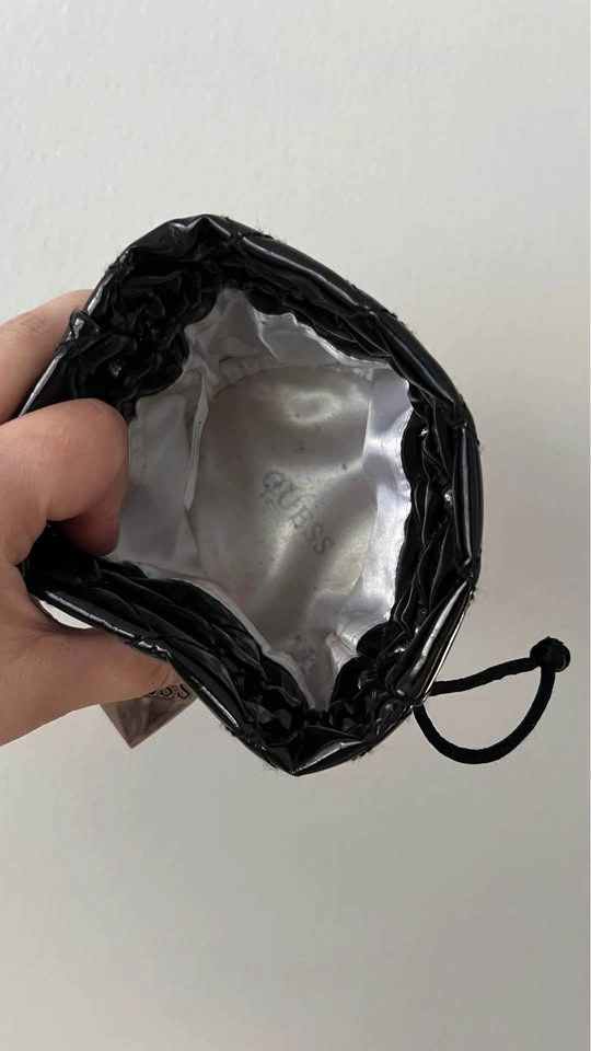 Guess Quilted Drawstring Pouch - photo 3
