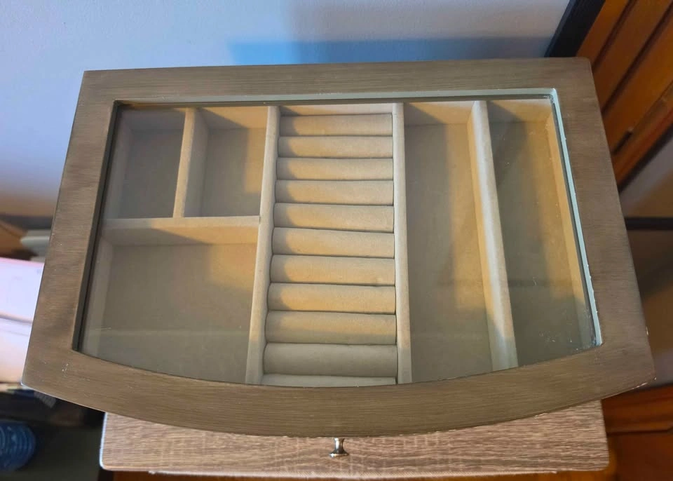 Jewellery Box with Glass Lid and Drawer - photo 3