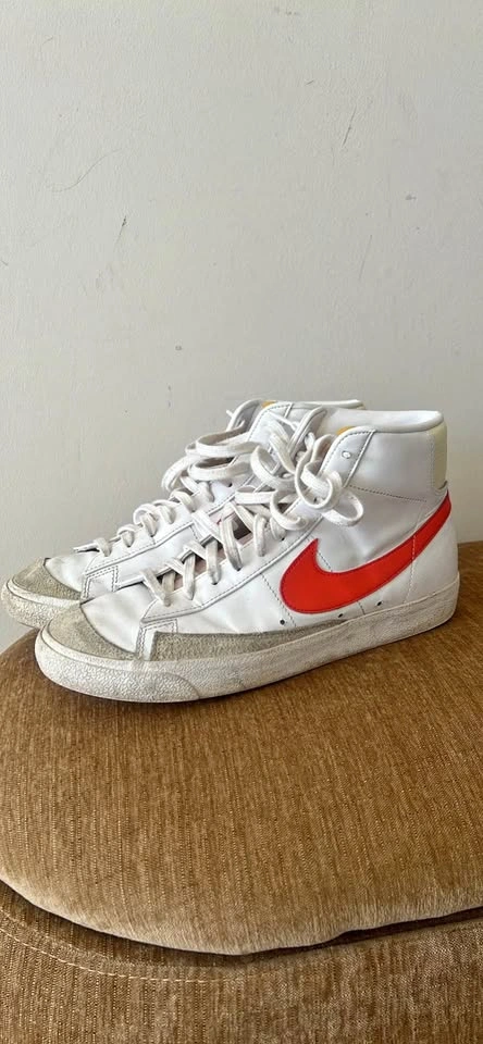 Nike blazers mid US11