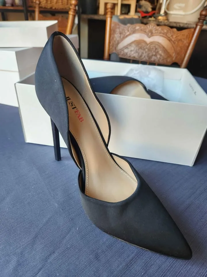 Size 9, BNIB Black Heels thumbnail