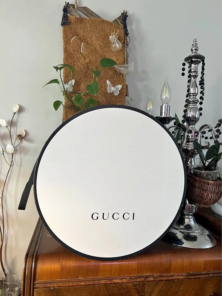 Rare Jumbo Round Gucci Hat Box (2018 Collection)