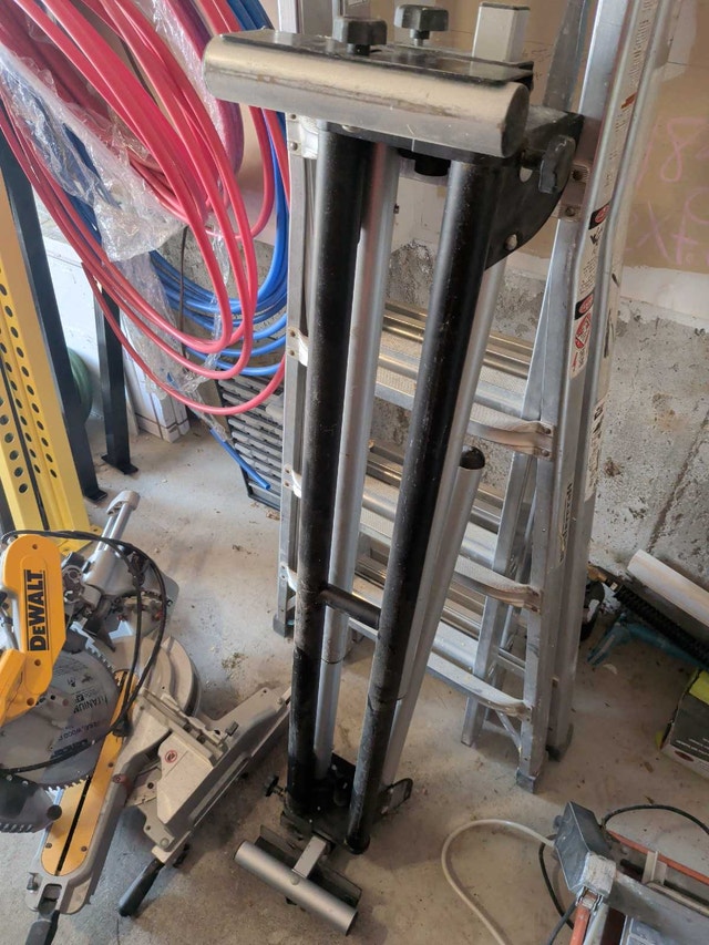 DeWalt DW718 12-inch Compound Miter Saw and Ryobi Stand - photo 3