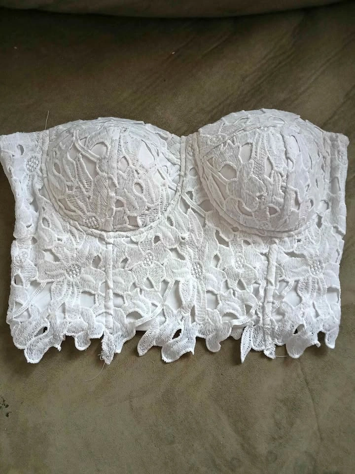 REVAMPED White Lace Strapless Bustier Corset Top – Medium