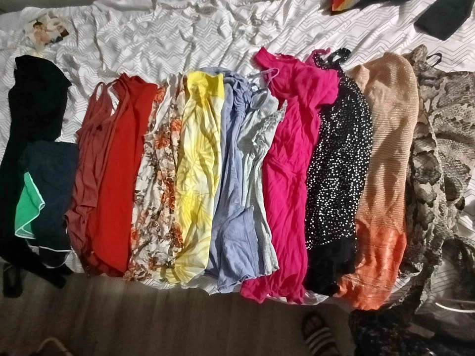 Women’s Size Small Clothing Bundle – 12 Pieces