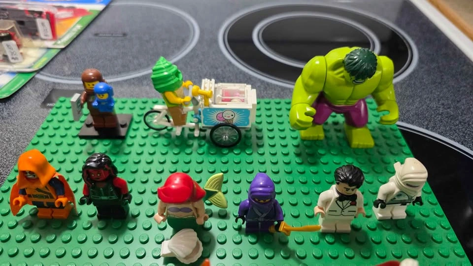 Lego minifigures - photo 2