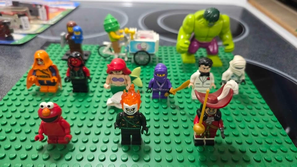 Lego minifigures - photo 3