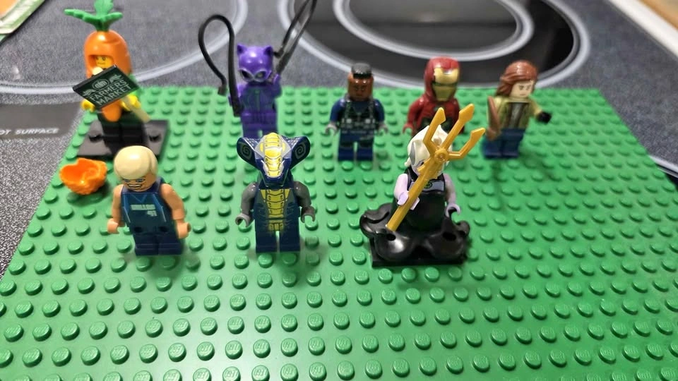 Lego minifigs