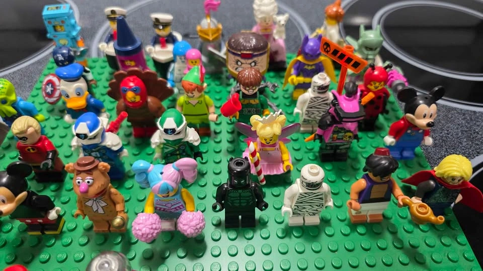Lego minifigs - photo 2