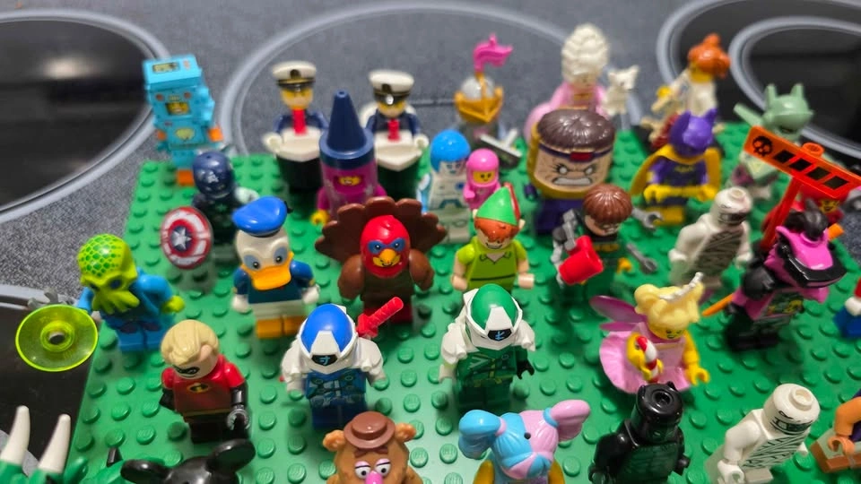 Lego minifigs - photo 3