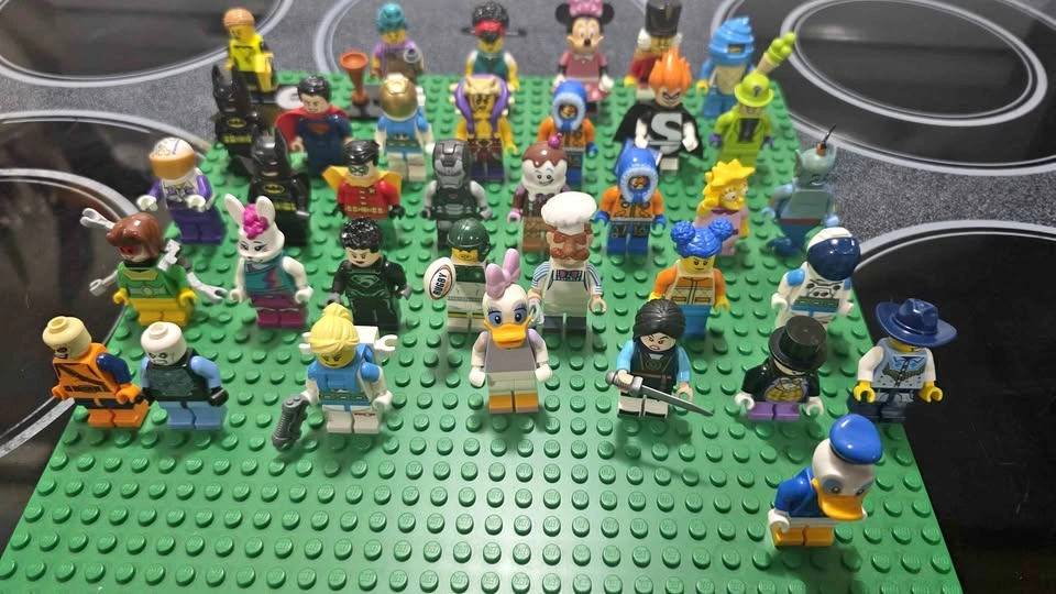 Lego minifigs