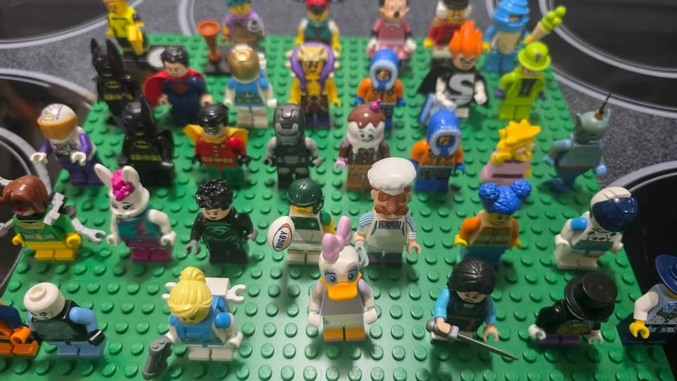 Lego minifigs - photo 2