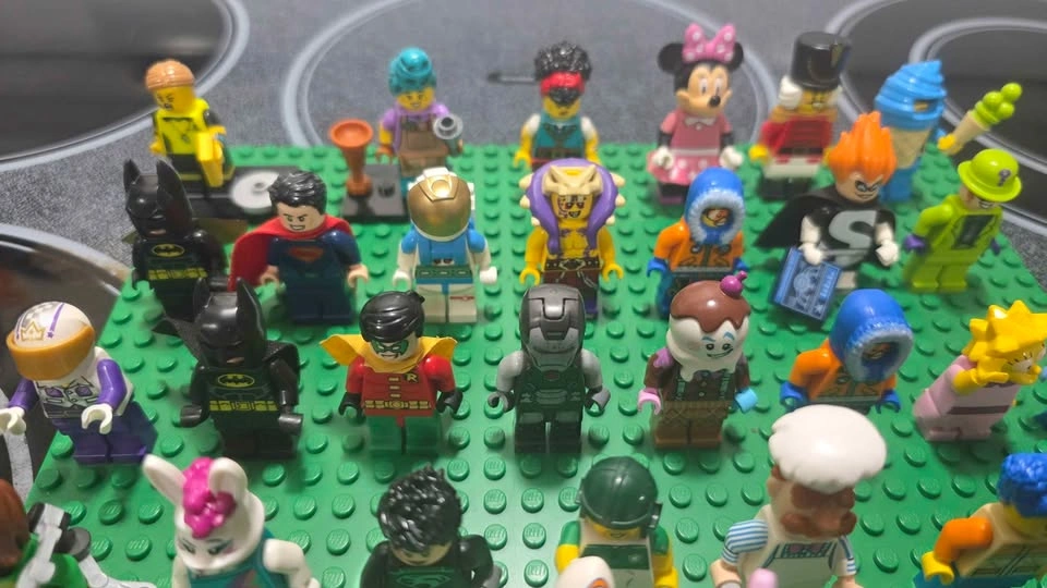 Lego minifigs - photo 3