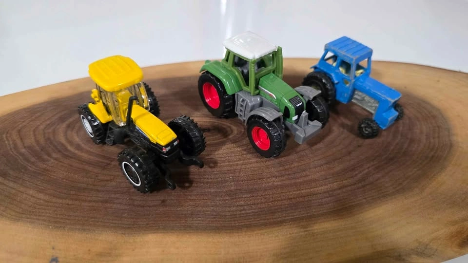 Diecast tractor lot - photo 2