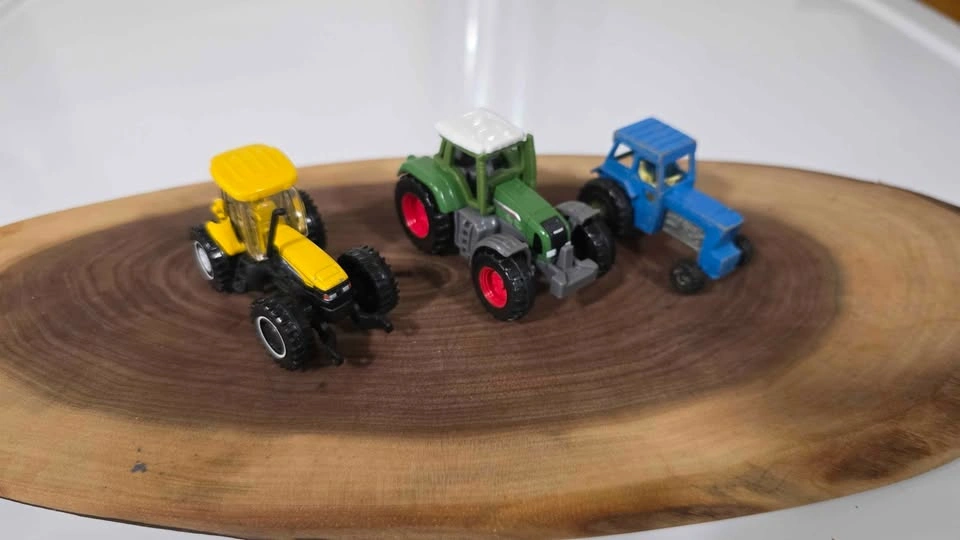 Diecast tractor lot - photo 3