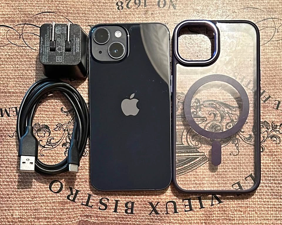(100%) iPhone 14 128GB - Excellent Condition + Accessories