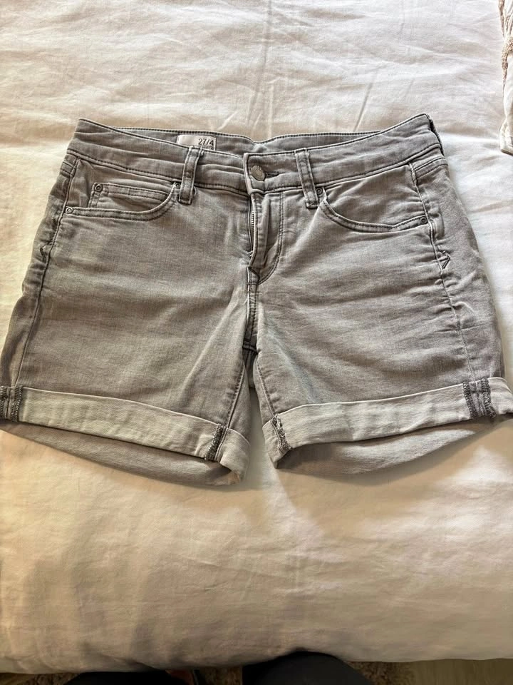 Gap “1969” Denim Shorts