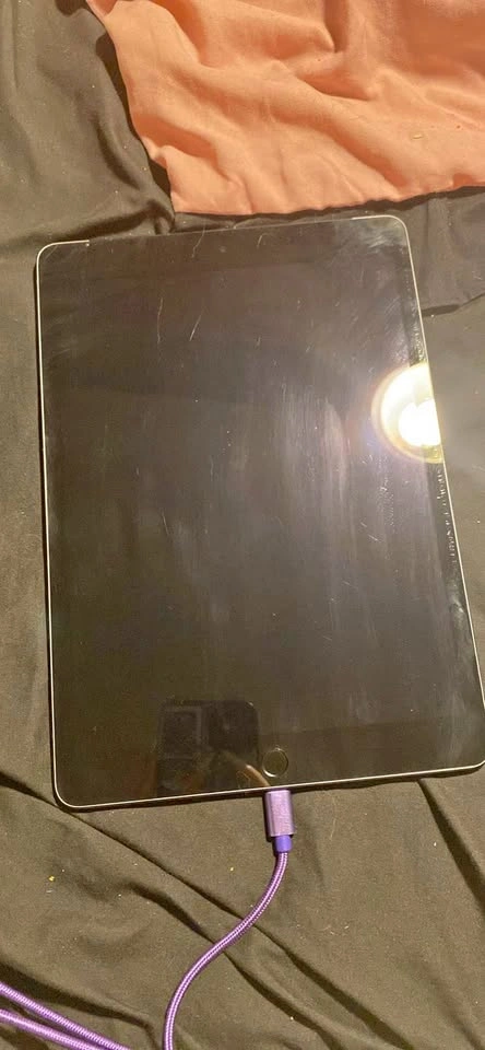 Apple iPad (9th Gen) + Apple Pencil + Keyboard Case
