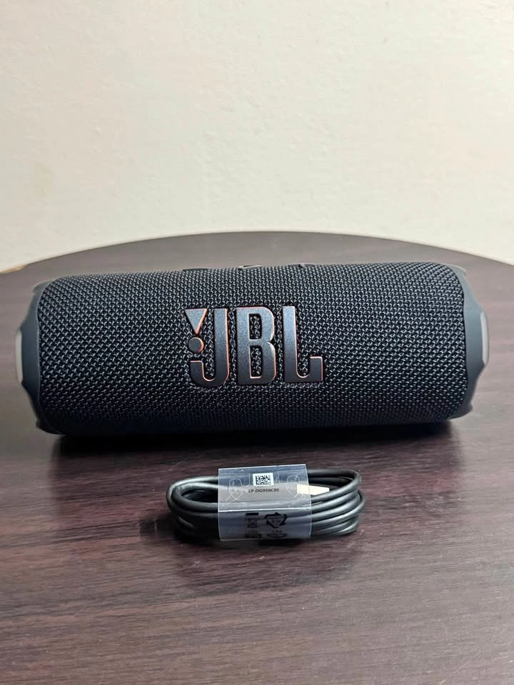 Genuine JBL Flip 7 Black Warranty Replacement Unit Like New