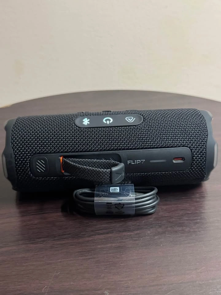 Genuine JBL Flip 7 Black Warranty Replacement Unit Like New - photo 2