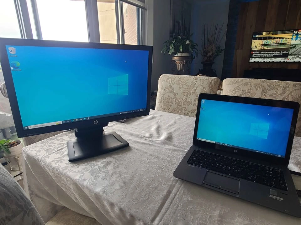 🇨🇦  HP Touchscreen Business Laptop with HP Business Monitor - photo 3