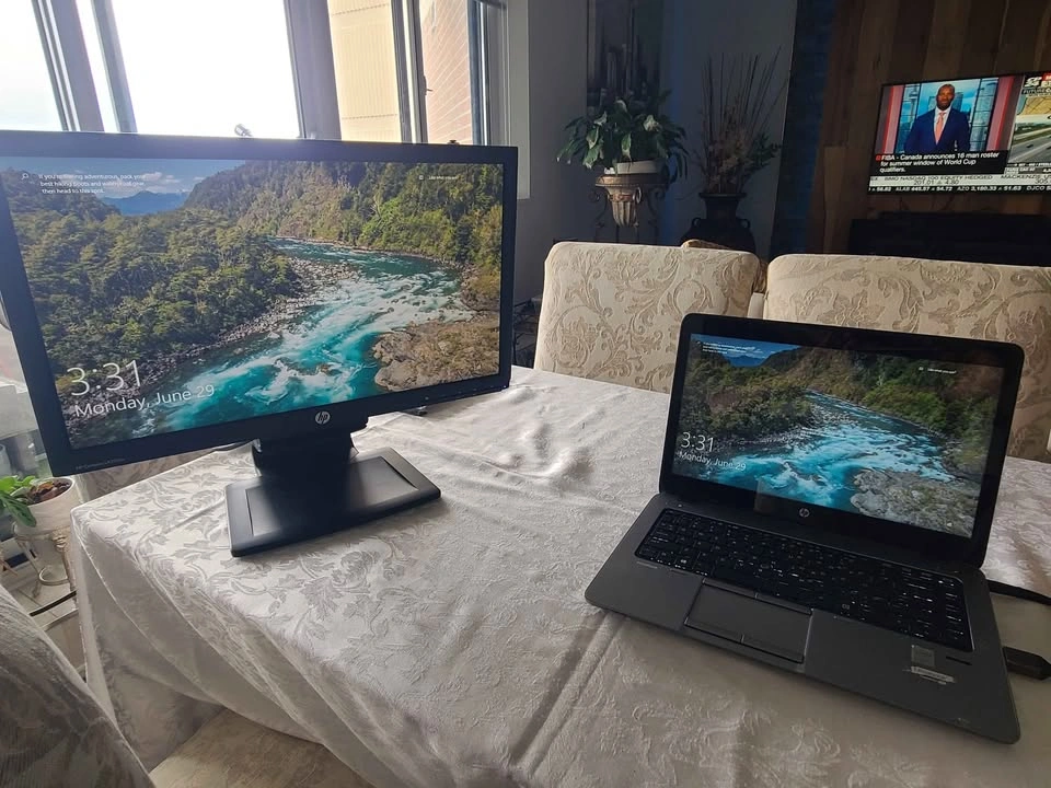 🇨🇦  HP Touchscreen Business Laptop with HP Business Monitor - photo 4