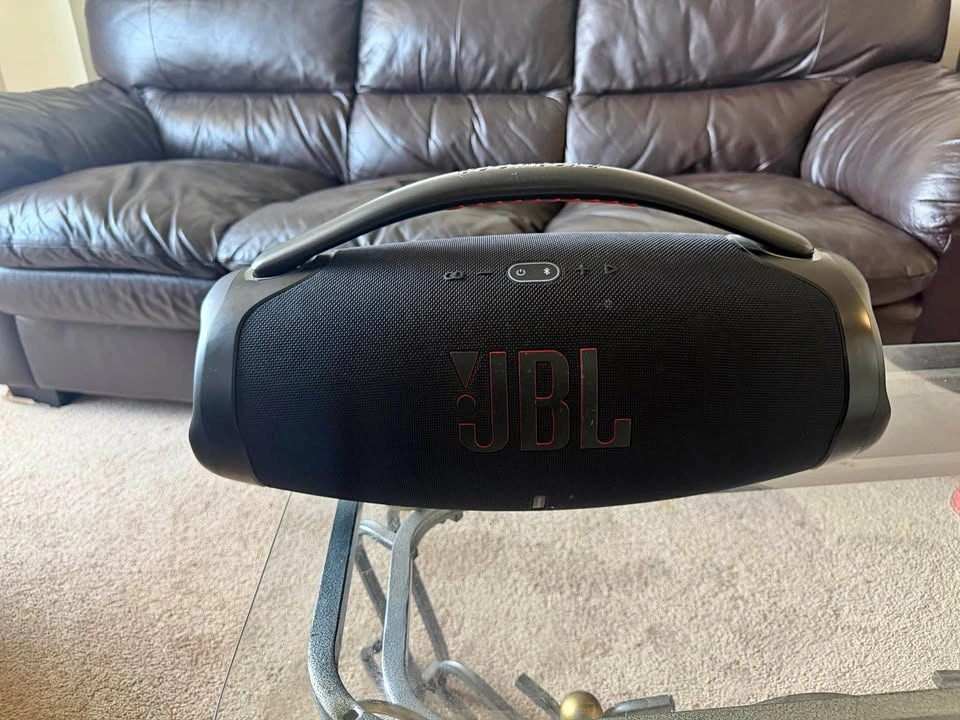 JBL boombox 3