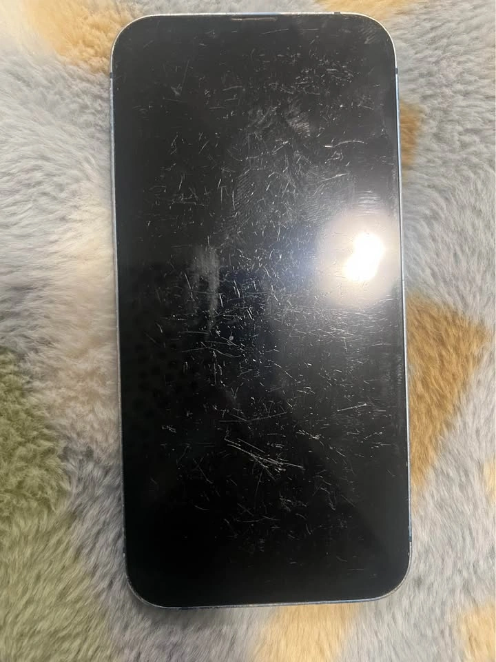 IPHONE 13 128GB - unlocked (minor back glass damage) - photo 5