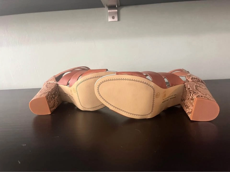 Chinese Laundry Heels - photo 4