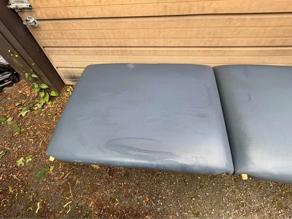 Portable Folding Massage Table / Cot - photo 5