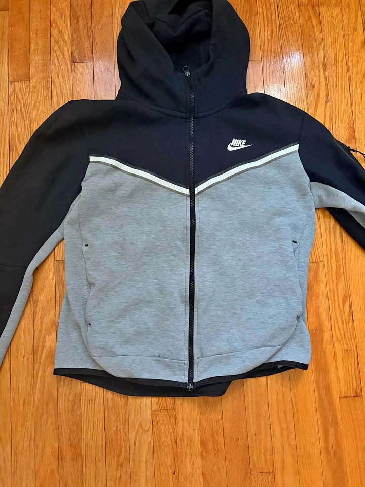 Grey and black nike tech