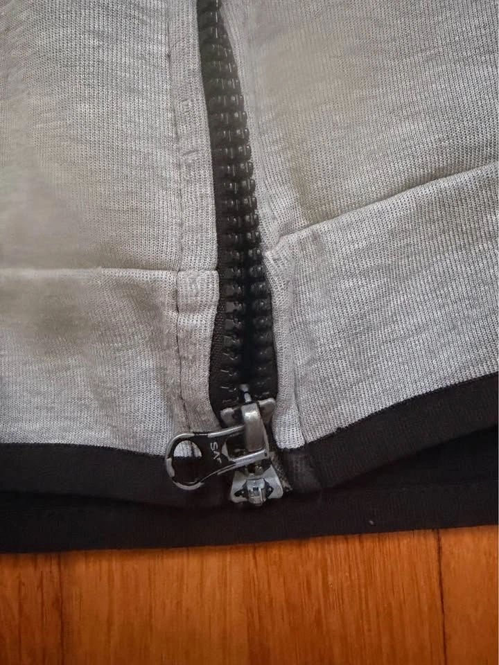 Grey and black nike tech - photo 2